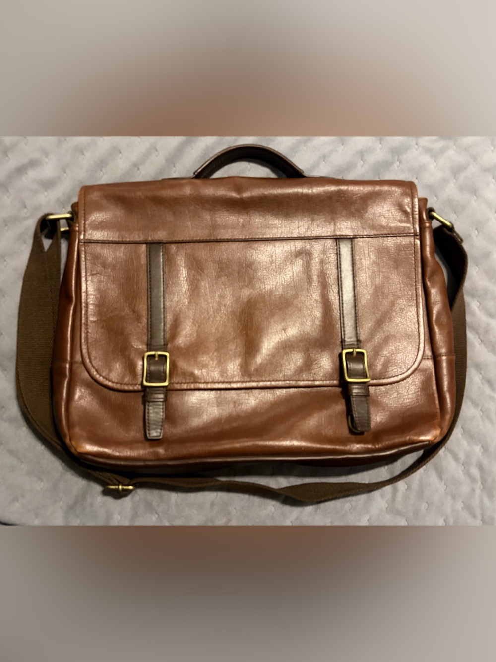 Fossil Chestnut Brown Leather Messenger Bag with Brass Hardware